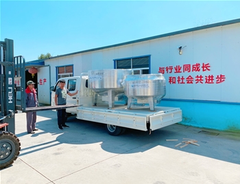 立式保溫電加熱夾層鍋1200L一臺(tái)，500L一臺(tái)，發(fā)往河南周口