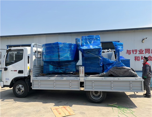 氣動鹽水注射機(jī)、外置料水?dāng)嚢杵?、立式電加熱煮鍋，發(fā)貨河南周口