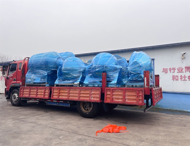 河南周口老客戶回購蒸汽夾層鍋5臺 殺菌鍋1臺 滾揉機1臺 完工發(fā)貨