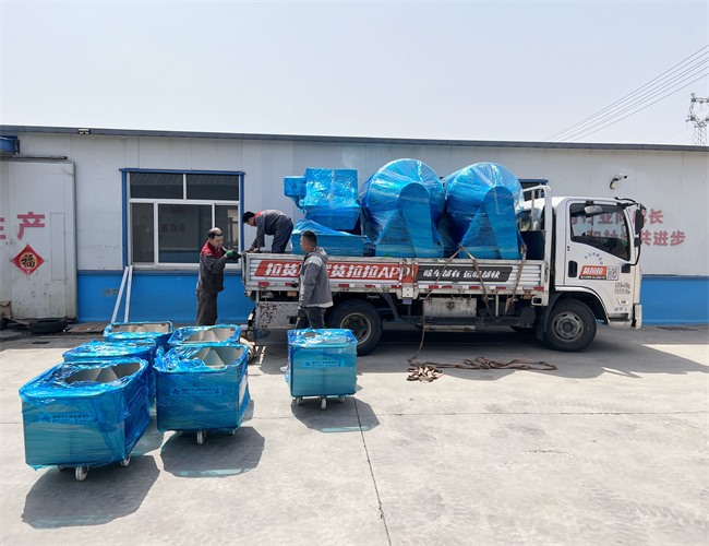 江蘇客戶訂購肉制品腌制設(shè)備氣動(dòng)鹽水注射機(jī)1臺 真空滾揉機(jī)2臺直達(dá)車免費(fèi)送貨上門